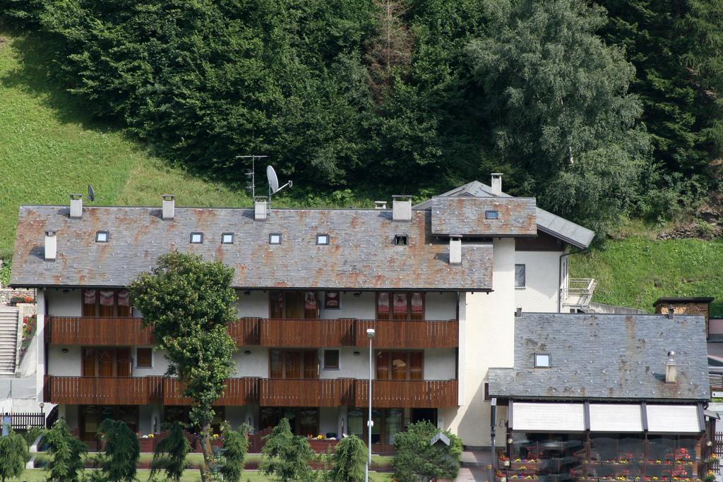 Residence Elga Valdisotto Luaran gambar